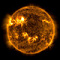Пять мощных вспышек на Солнце произошли 4 мая