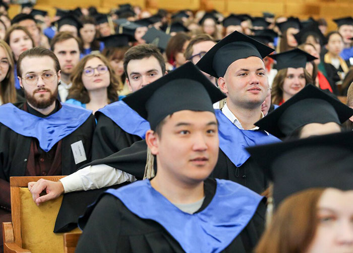 Крупнейшие вузы России: анализируем востребованность российских университетов