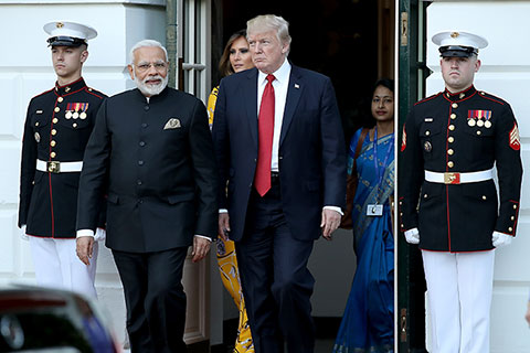 Вооружая Индию, США целятся в Китай и Россию