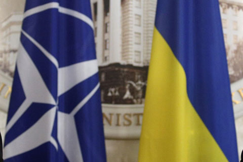 Киев примет закон о безопасности  к саммиту НАТО