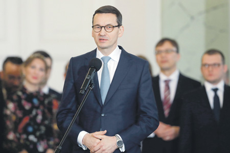 Польская власть избавилась от одиозных министров