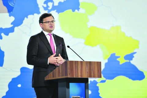 Киев пытается вернуть тему Крыма в международную повестку