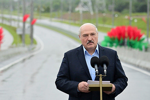 Белорусский протест ждет окна возможностей
