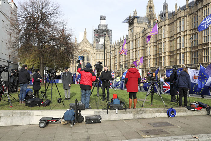 Британские депутаты внесли в билль о Brexit ряд серьезных поправок