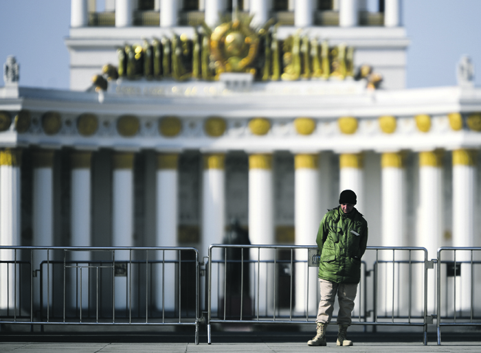 Московский обязательный. Карантин ВДНХ. Карантин ВДНХ на берёзовой аллее. Заброшенный карантин ВДНХ. Бывший карантин ВДНХ.