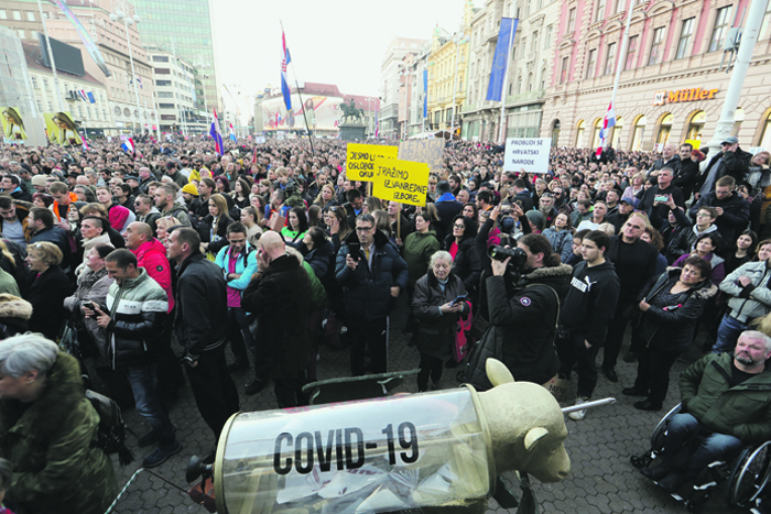 Фото недели. в Европе протестуют против ковидных ограничений