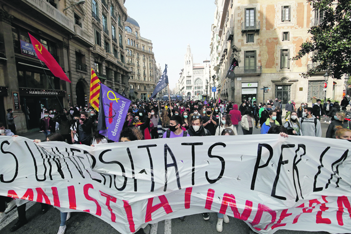 В Испании продолжаются протесты против ареста рэпера ультралевых взглядов