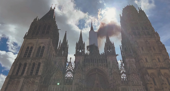Пожар. Руанский собор чуть не повторил судьбу парижского Нотр-Дама