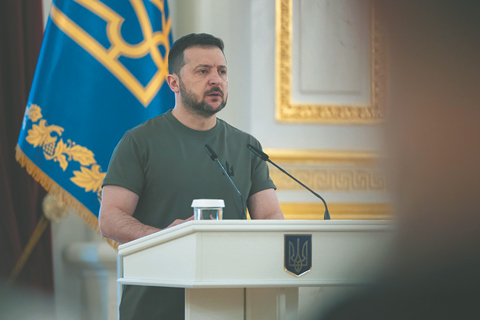 В Киеве опять хотят удвоить выплаты военным