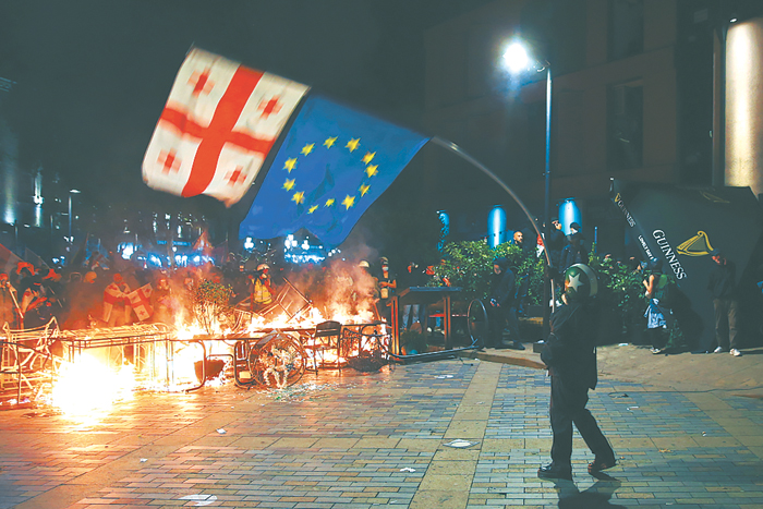 "Грузинская мечта" одержала на выборах бессмысленную победу