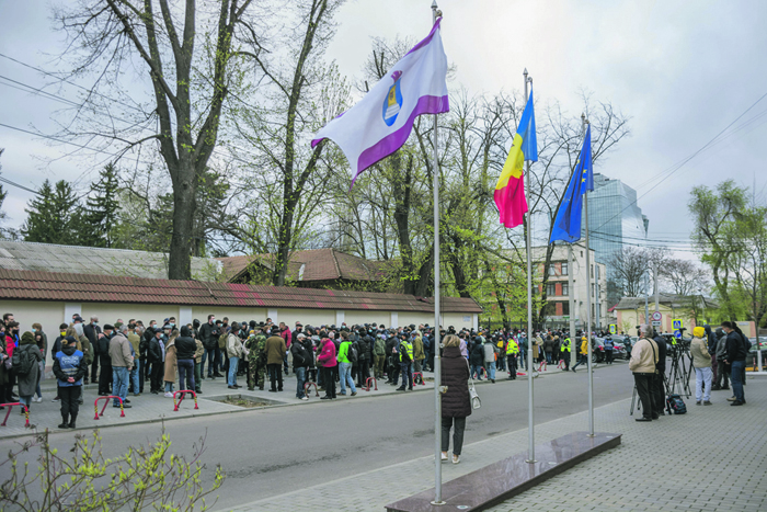 Санду призвала сограждан к свержению парламента