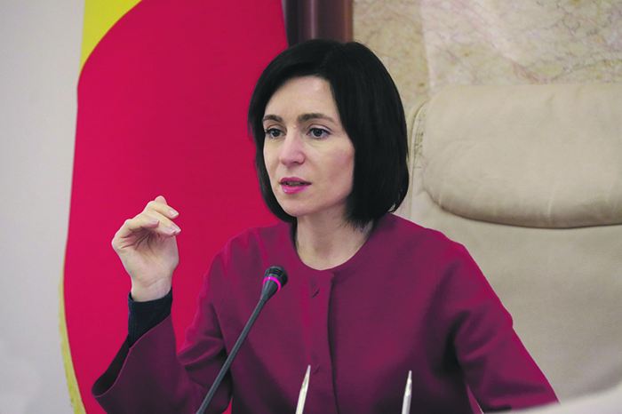 За премьером Молдавии следили 40 силовиков