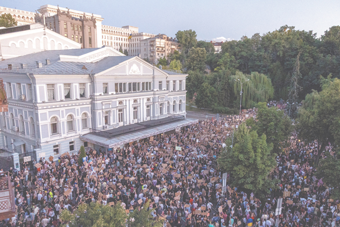 Параллельные антикоррупционные структуры станут для Киева еще более параллельными