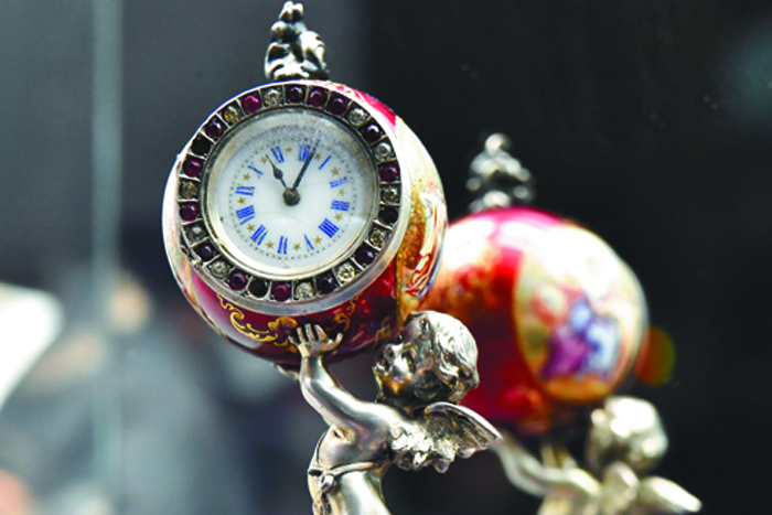 Выставка "Драгоценные часы и табакерки"