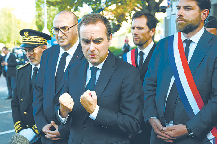 Едва созданное правительство Франции оказалось под угрозой отставки