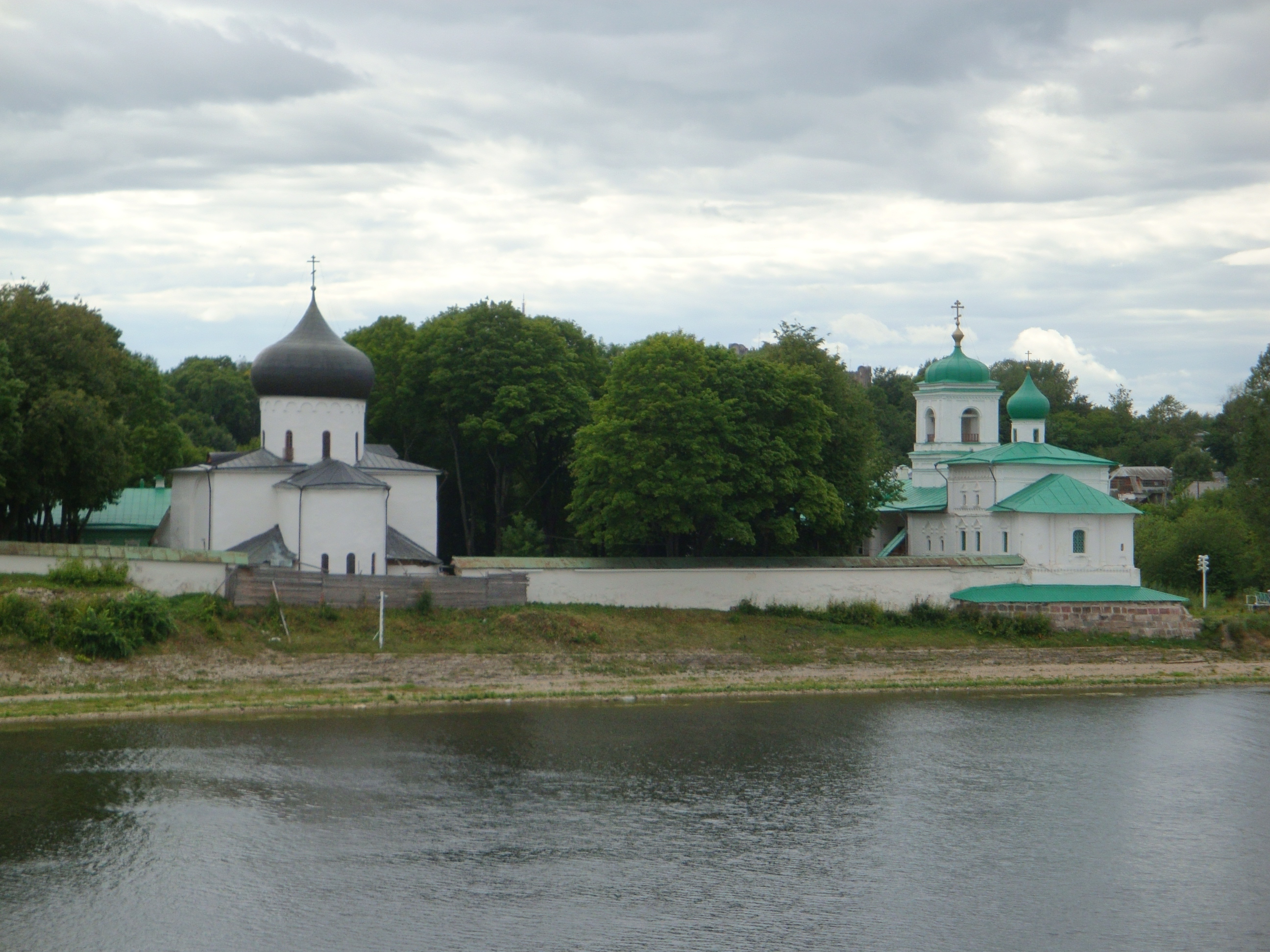 Власти исправляют ошибки церковной реституции