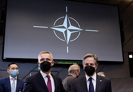 НАТО не стремится к прямому военному конфликту с Россией
