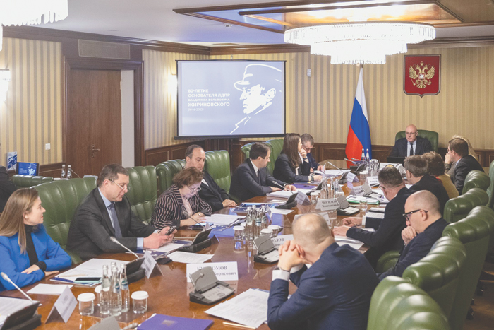 На выборы Госдумы может пойти одна именная партия