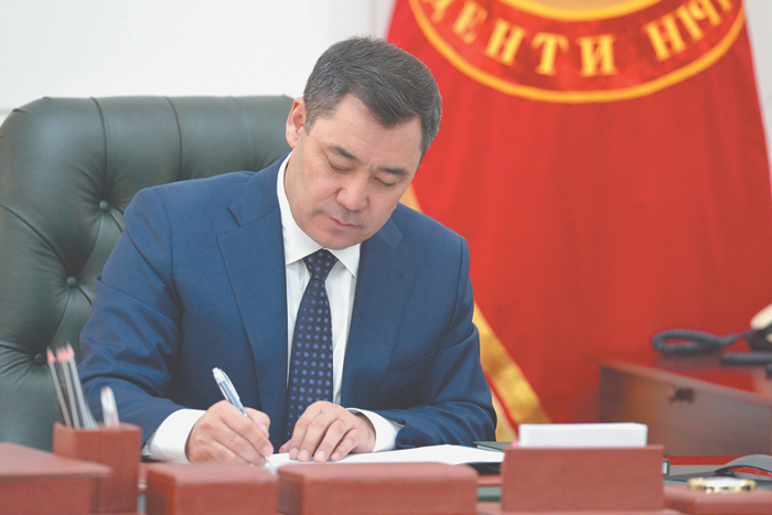 Жапаров запретил идти в президенты ранее судимым претендентам