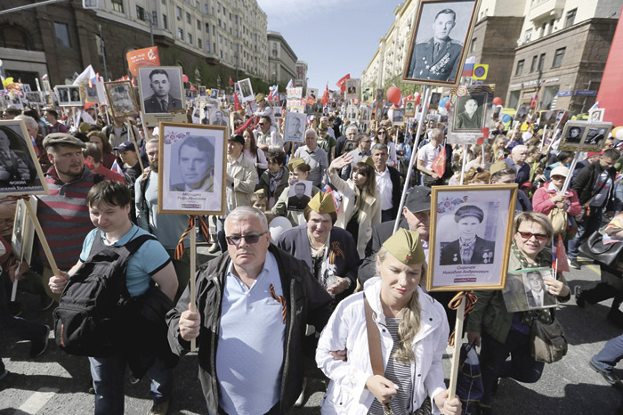 "Бессмертный полк": героические предки объединяют москвичей в День Победы