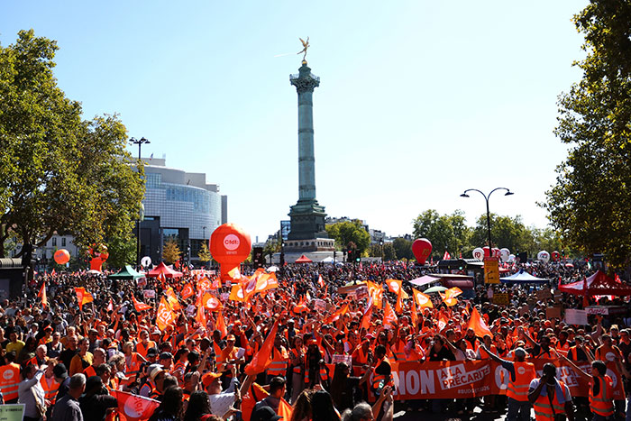 Франция. Пятая республика пережила «черный четверг»