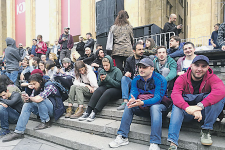 Волнения в Тбилиси названы культурной революцией