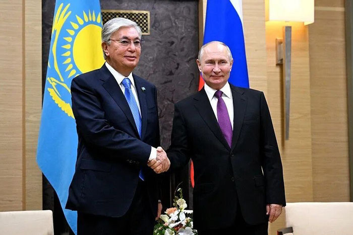 С кем вы, президент Токаев?