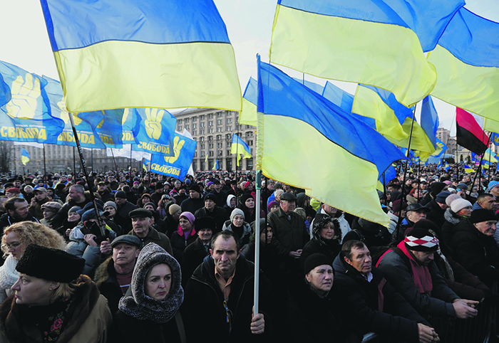 Зеленского провожают в Париж всем майданом