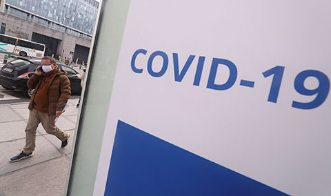 Европа страдает от COVID-19 "в открытую"