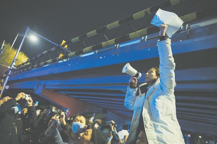 Константин Ремчуков. Пекин, на фоне протестов, смягчает риторику в отношении «нулевой терпимости»