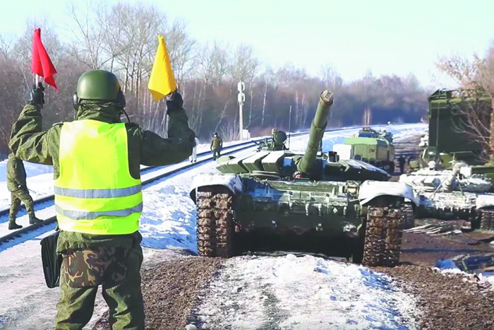 Отвод бронетехники ЗВО после плановых учений завершился в среду