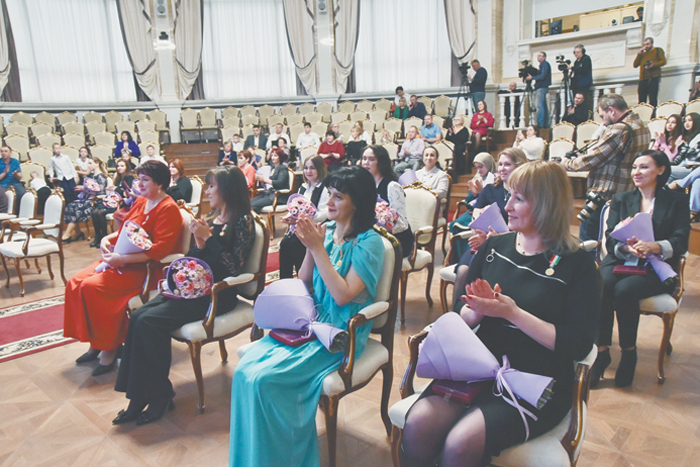 Многодетные матери получат доплату к пенсии в 36,5 тысячи рублей