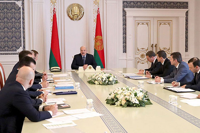Лукашенко строит параллельную экономику