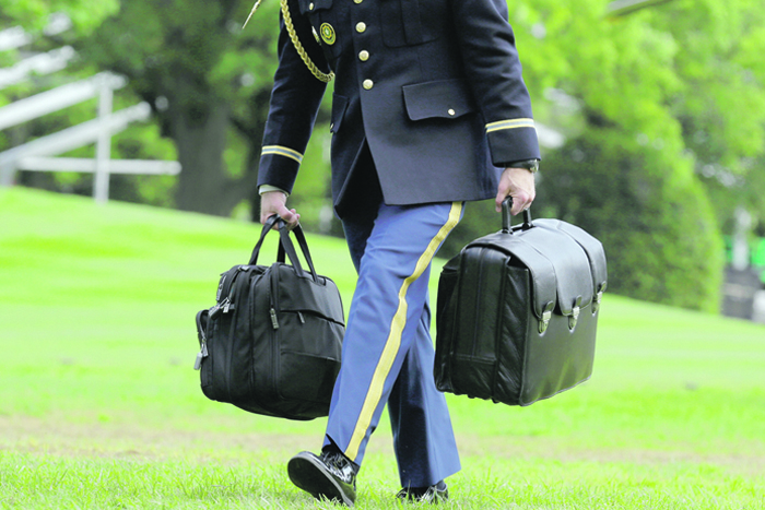 Пентагон пересмотрит правила обращения с ядерным чемоданчиком