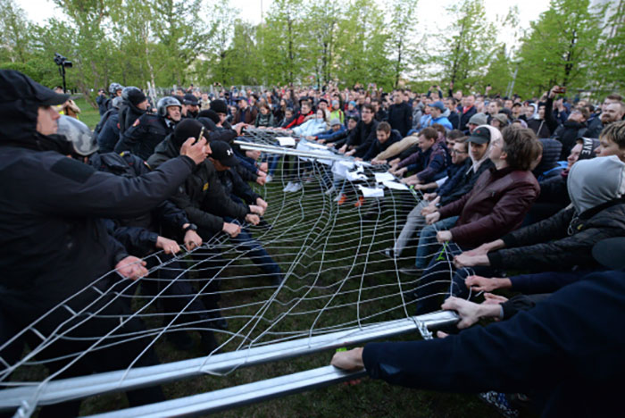 Протест в Екатеринбурге начинает политизироваться