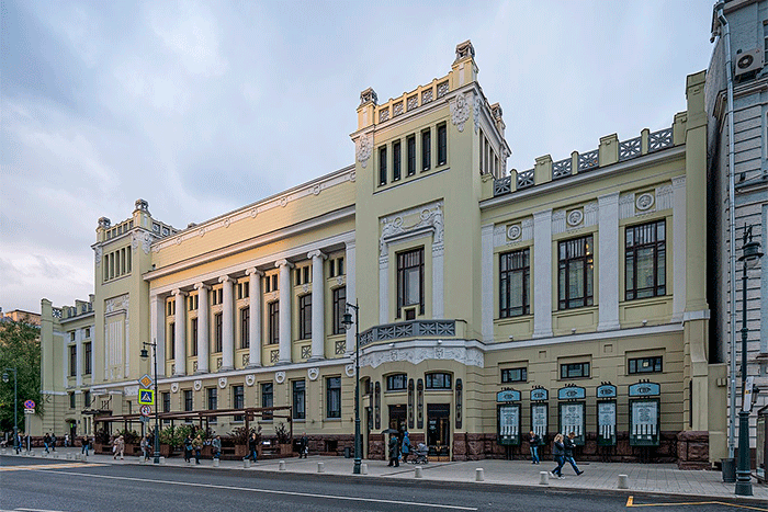 Франдетти приходит в "Ленком", Герасимов – в Театр Луны