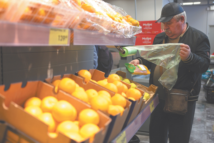 Россияне без сбережений ощутили на себе "инфляцию для бедных"