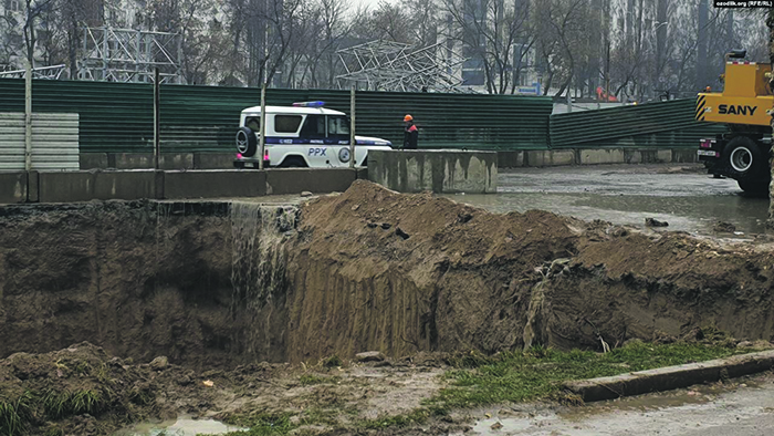 Обвал земли унес жизни 6 ташкентских метростроителей