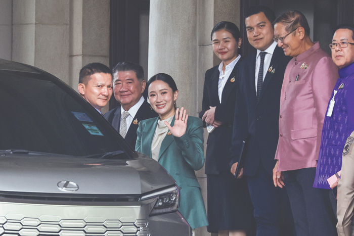 Премьер-министра Таиланда лишили власти по соображениям этики