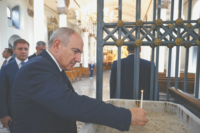 Атака на католикоса ударила по рейтингу Пашиняна