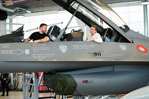 Истребители F-16 Украине обещают, но с оговорками