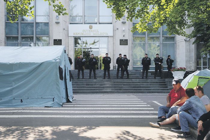 Москву обвиняют в молдавском "перевороте"