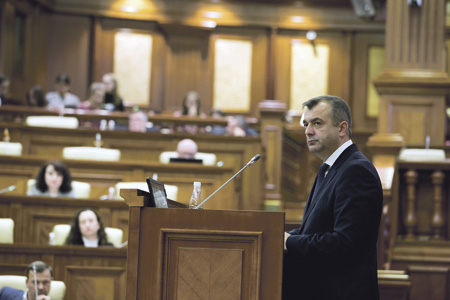 Молдавский парламент проголосовал за новое правительство во главе с Ионом Кику