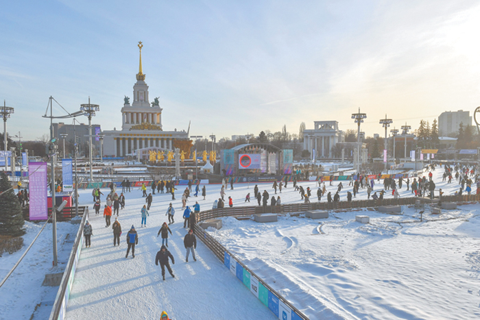 Новый год на ВДНХ: летать, кататься, учиться и веселиться