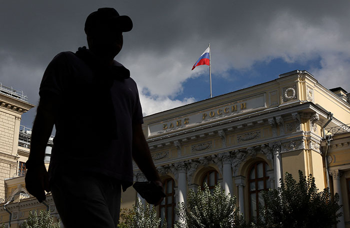 Приостановка найма работников – ответ работодателей на финансовую неопределенность