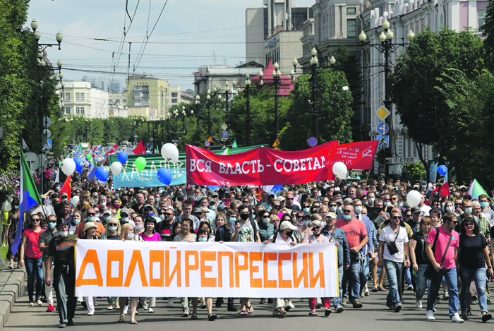 Черный лебедь Хабаровска становится красным