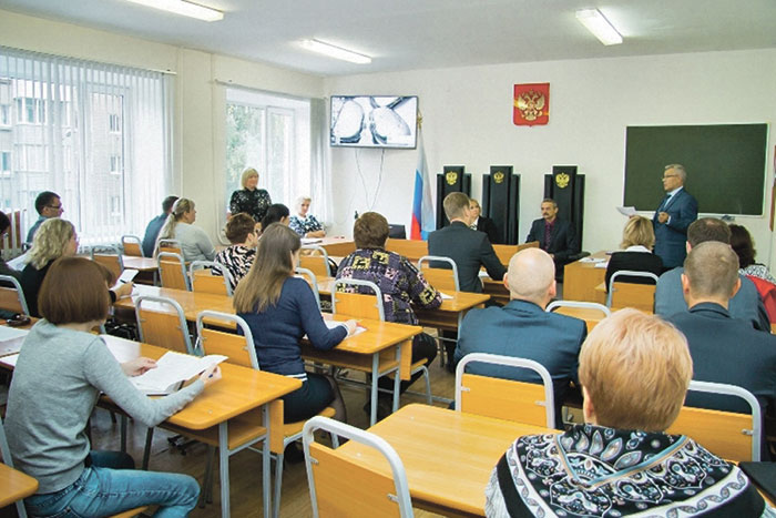 Высшее образование судьи. Профессиональная подготовка судей. Судейские образования. Образование для судьи. Судья в вузе.