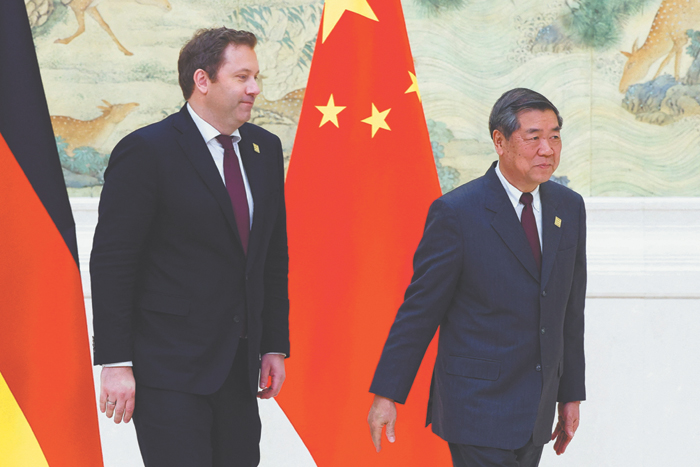 Вице-канцлер ФРГ призвал КНР к посредничеству по Украине