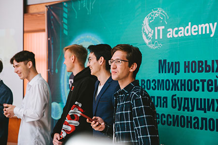 Первые выпускники «Академии IT» устроились на работу в En+ Group