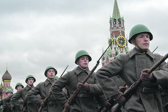 Фото недели. На Красной площади прошел марш в честь легендарного парада 1941 года